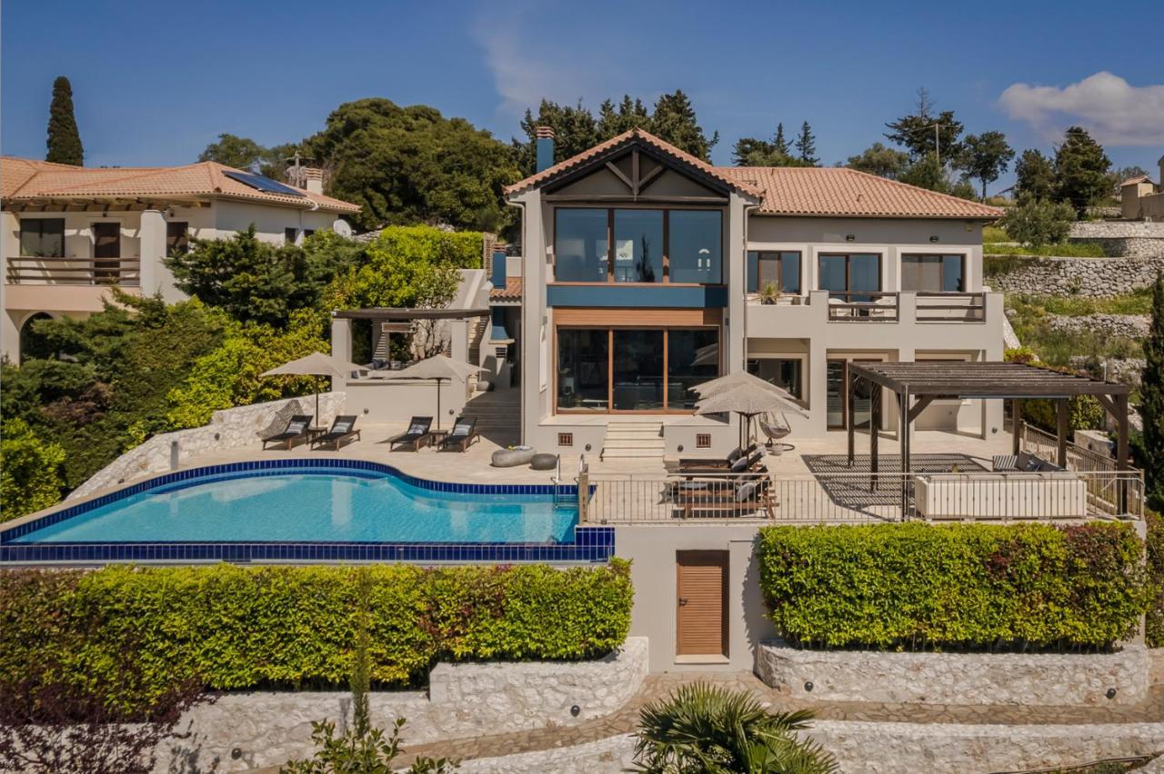 Luxury Villa Karmaniolos Fiskardo Kefalonia エクステリア 写真