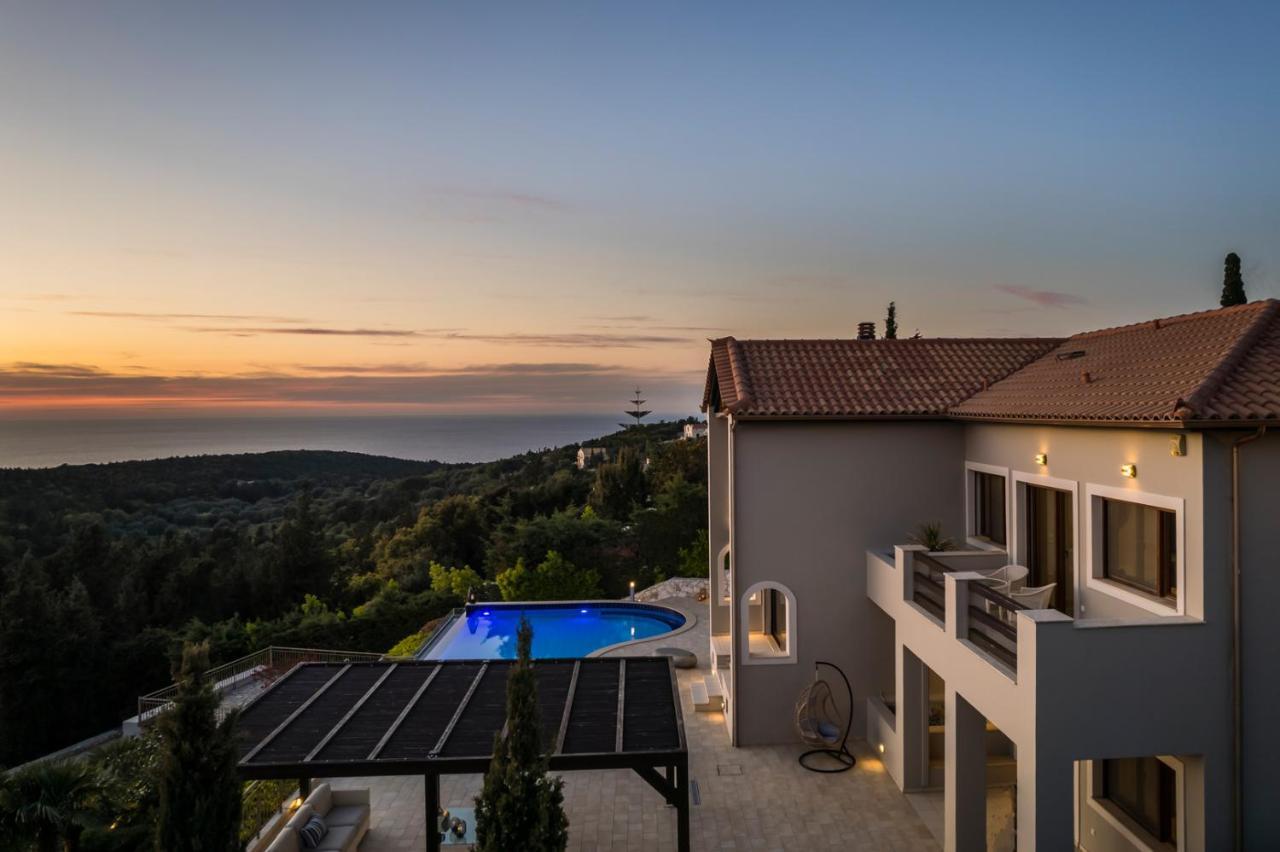 Luxury Villa Karmaniolos Fiskardo Kefalonia エクステリア 写真