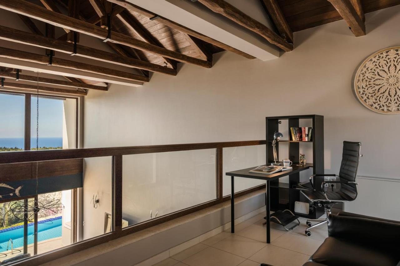 Luxury Villa Karmaniolos Fiskardo Kefalonia エクステリア 写真